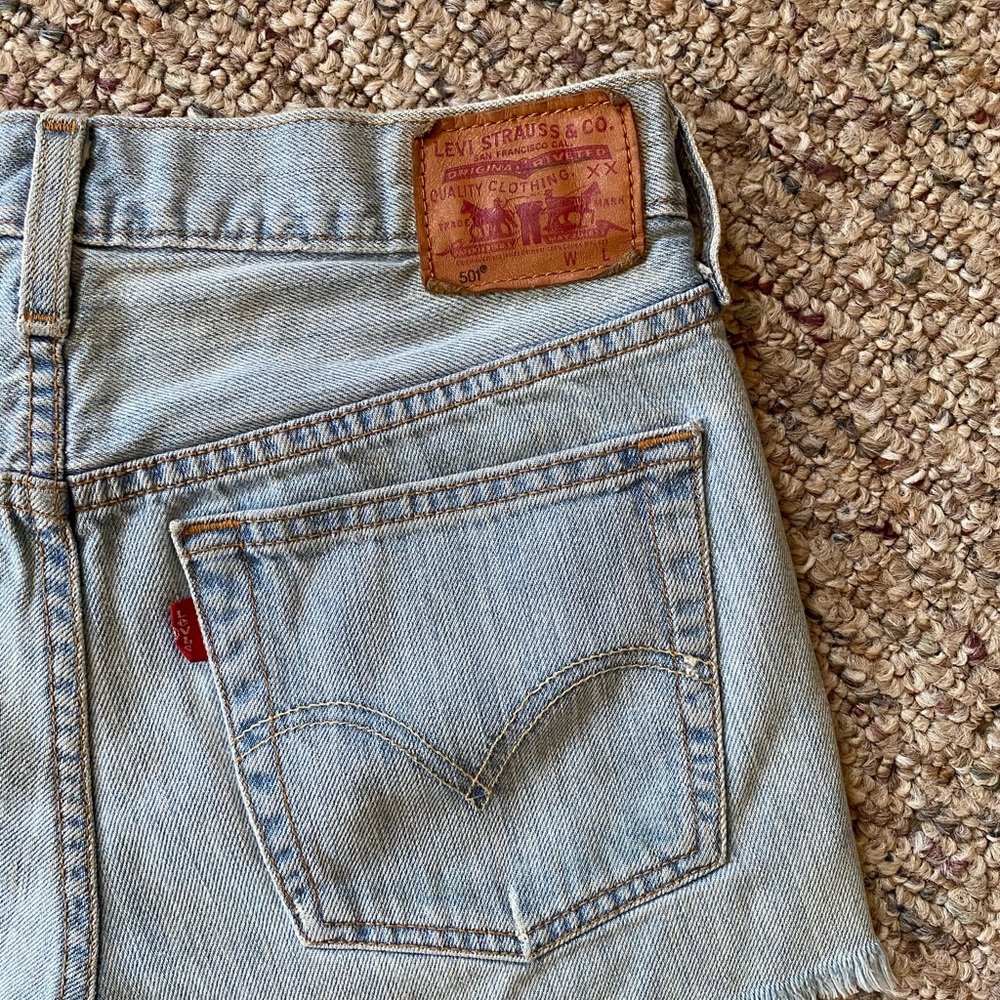 501 Levi’s denim cutoff shorts light blue wash